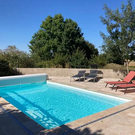 Hébergement de vacances Rustic With Stunning Swimming Pool Saint-Front (Charente)