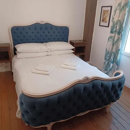 Rustic With Stunning Swimming Pool Hébergement de vacances