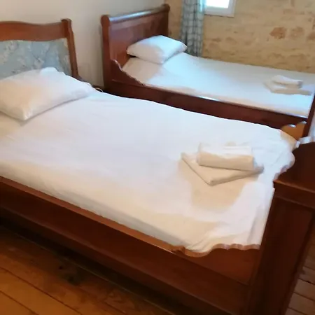 Rustic With Stunning Swimming Pool *