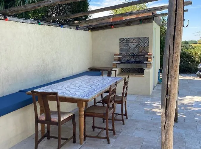 Rustic With Stunning Swimming Pool Dom wakacyjny *