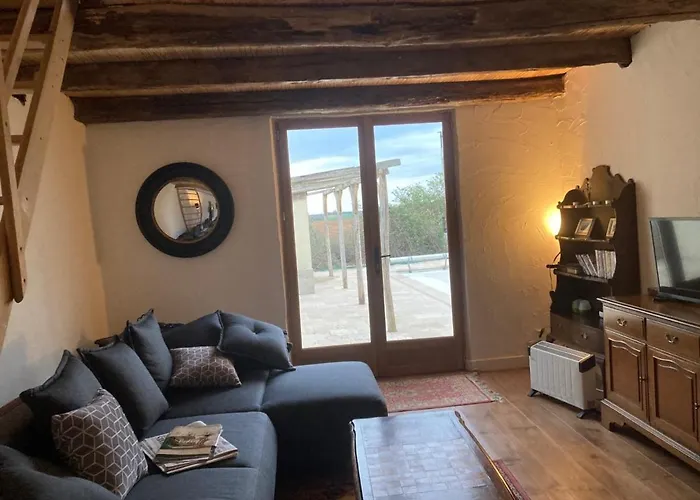 Rustic With Stunning Swimming Pool Saint-Front (Charente)