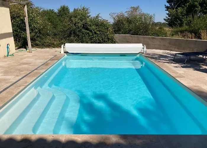 Rustic With Stunning Swimming Pool Dom wakacyjny