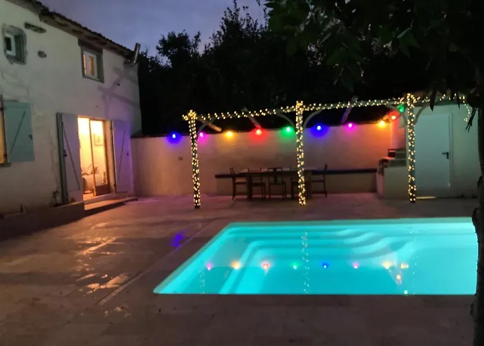 Dom wakacyjny Rustic With Stunning Swimming Pool