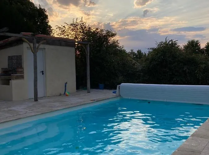 Dom wakacyjny Rustic With Stunning Swimming Pool