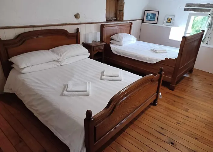 Rustic With Stunning Swimming Pool * Saint-Front (Charente)